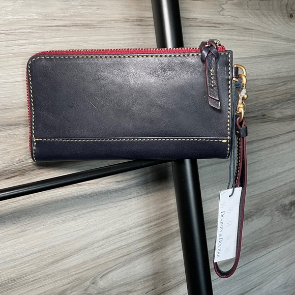 NWT- Dooney & Bourke Florentine Leather Folded Zip Wristlet, Navy